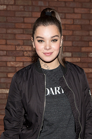 Hailee Steinfeld